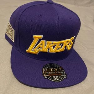 Los Angeles Lakers Mitchell and Ness Fitted hat size 7 5/8